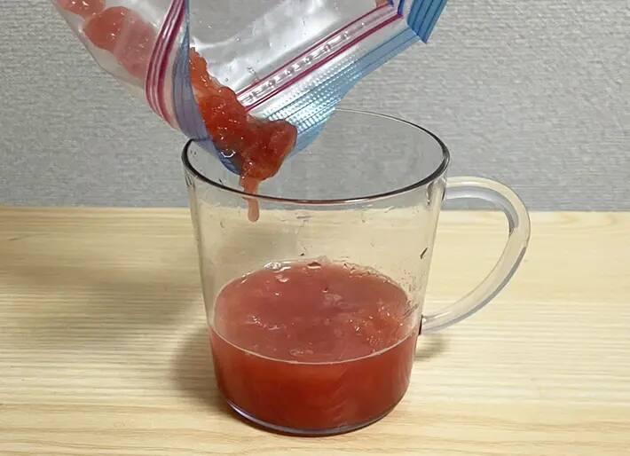 スイカ、そのまま食べるのもいいけれど…　ジッパー袋に入れて潰すと「夏の定番になりそう」「おかわり」