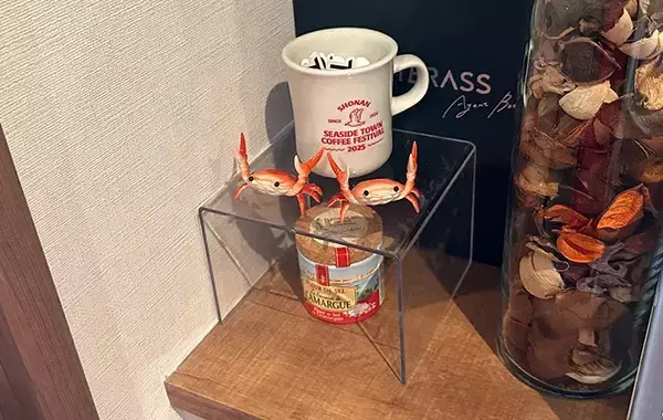 「冷蔵庫が食材でいっぱい　コの字型のディスプレイスタンドを2つ入れた変化に驚き！」の画像