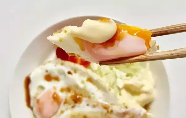 「予想外のうまさ！　目玉焼きの意外なアレンジに「ご飯止まらん」「毎日作って！」」の画像