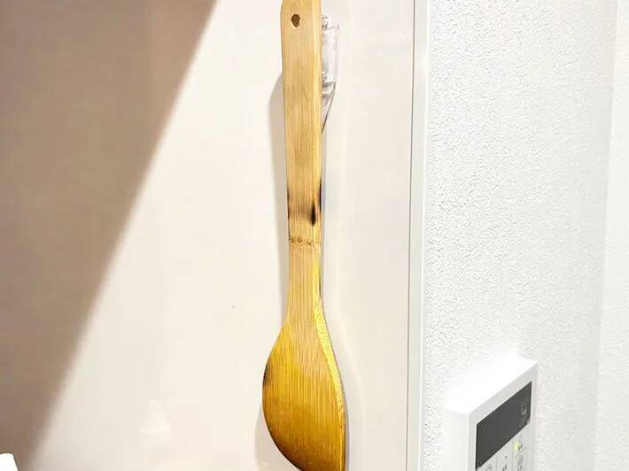 110円で自宅の収納が解決！　『ダイソー』フックのじゃない使い方に「目からウロコが落ちた」