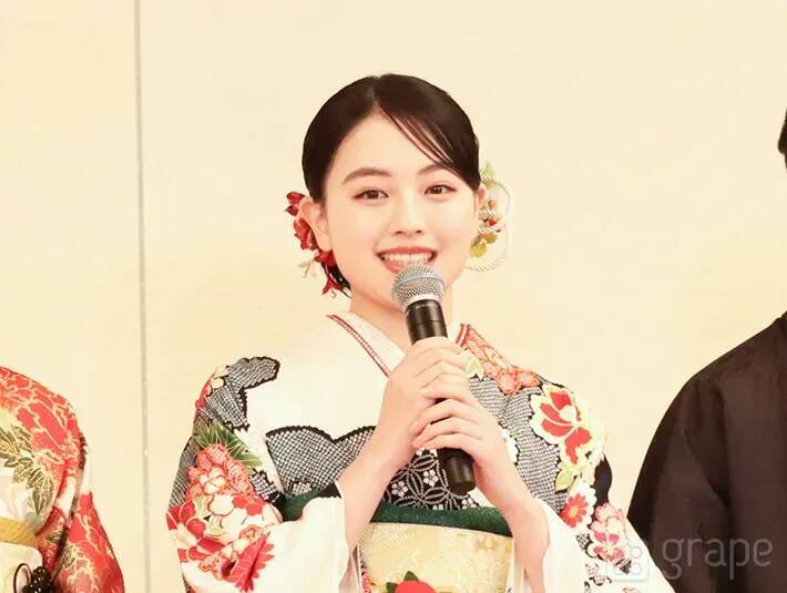 髙石あかり、生見愛瑠、上坂樹里たちが晴れ着で登場　今年の抱負は…？