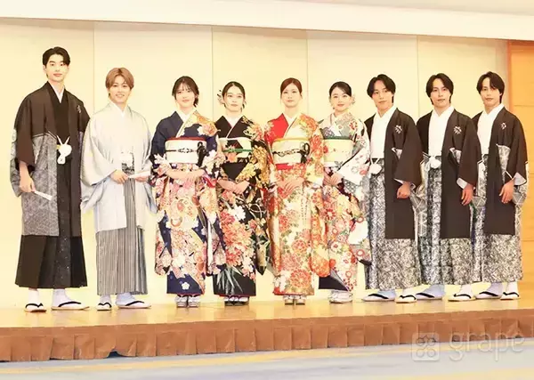 「髙石あかり、生見愛瑠、上坂樹里たちが晴れ着で登場　今年の抱負は…？」の画像