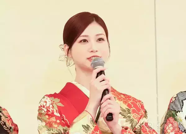 「髙石あかり、生見愛瑠、上坂樹里たちが晴れ着で登場　今年の抱負は…？」の画像