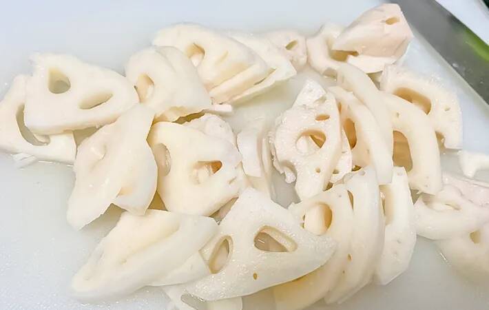 レンコンが使い切れない！そんな時は…？　味の素公式のレシピが子供に大好評