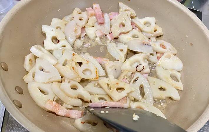 レンコンが使い切れない！そんな時は…？　味の素公式のレシピが子供に大好評