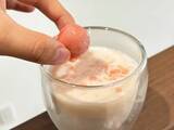 「『アイスの実』を飲み物に入れるだけ！　夏に試したいひんやりアレンジ3選」の画像1