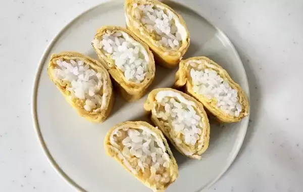 「玉子焼きに『余ったご飯』を入れてみて　「小腹が空いた時」「高校生の弁当に」」の画像