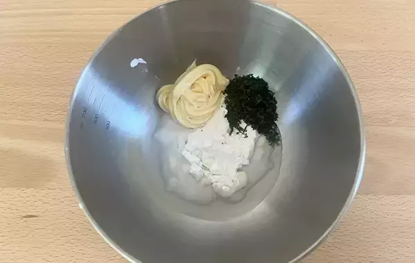 「余ったカマボコを消費！　マヨネーズを使った“手抜きおかず”に箸が止まらない【簡単レシピ】」の画像