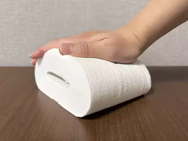 「トイレットペーパーは『芯』を抜いて使う！　アウトドアや災害時に便利なアイディア」の画像