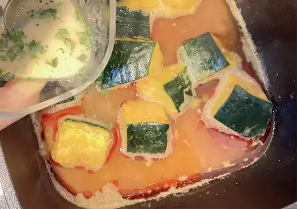 「“カボチャ×麻婆豆腐の素”で新発見！　甘辛おいしい『簡単おかず』レシピ」の画像