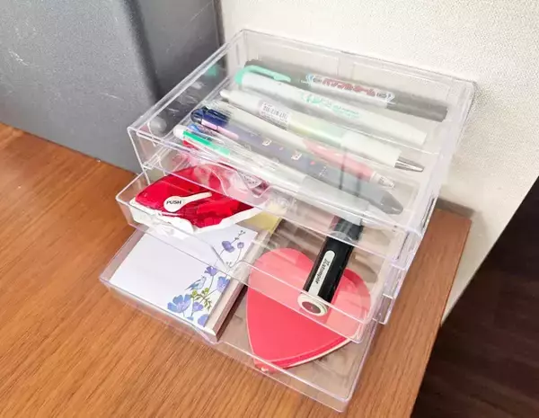 「ダイソーに聞いた！　『3段引出しケース』の活用法に「中が見えて便利」「机スッキリ」【3選】」の画像
