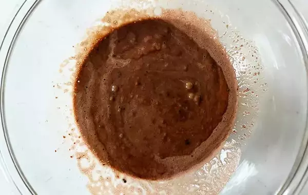 「スーパーカップ、そのまま食べない！　ホットケーキミックスと混ぜて焼けば「しっとりケーキになった」」の画像