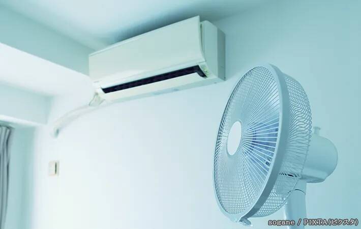 『扇風機をつけたまま寝ると身体に悪い』は本当？　医師に聞いた「注意したい使い方」