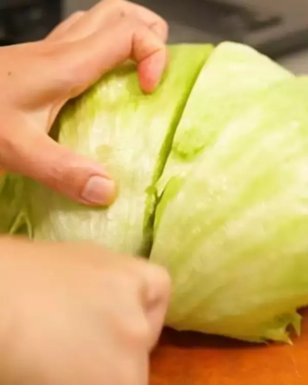 「「その手があったか」　レタスのオイル蒸しに「簡単すぎ」「野菜が進む」」の画像