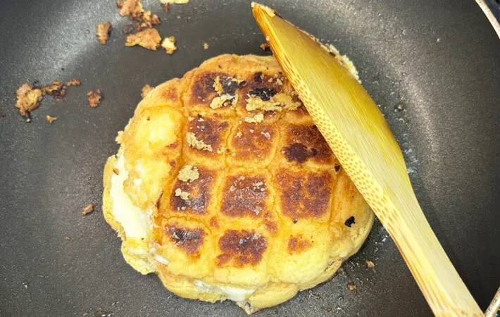 メロンパン好きは試して！　半分にカットして挟んだものに「食べる手が止まらない！」