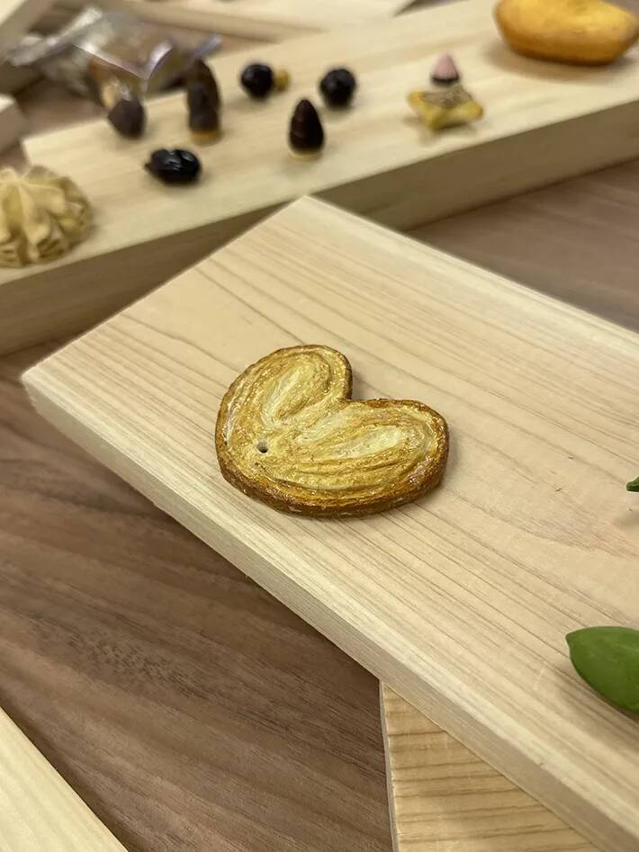 源氏パイの写真に「本物にしか見えない」「間違えて食べてしまいそう」　実は正体が…？