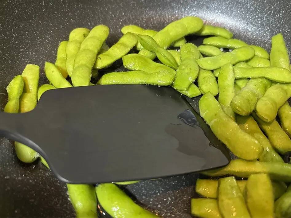 枝豆は蒸すのもアリ！　塩に『ちょい足し』で「こんなに味が違うとは」
