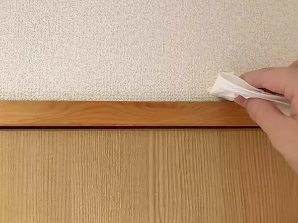 「折りたたんだマスクで拭くだけ！　笑っちゃうほど蛇口がピカピカになった【活用法】」の画像