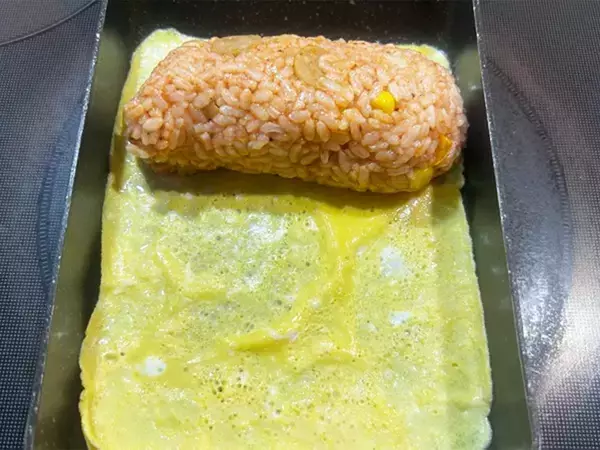 『玉子焼き＝おかず』じゃない！　切ってびっくりの玉子焼きがこちら！【お弁当レシピ】