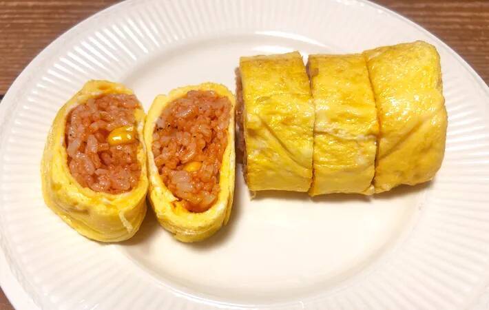 『玉子焼き＝おかず』じゃない！　切ってびっくりの玉子焼きがこちら！【お弁当レシピ】