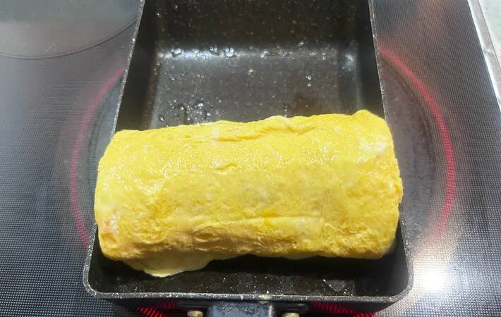 『玉子焼き＝おかず』じゃない！　切ってびっくりの玉子焼きがこちら！【お弁当レシピ】