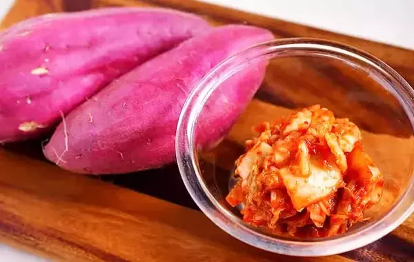 「サツマイモを丸ごと炊飯器に…？　管理栄養士おすすめの簡単レシピ」の画像