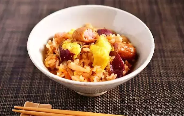 「サツマイモを丸ごと炊飯器に…？　管理栄養士おすすめの簡単レシピ」の画像