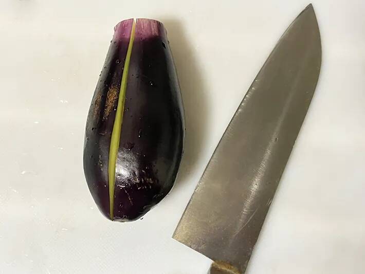 ナスを丸ごとレンチン 肉を挟むだけのレシピに「ジューシー」「弁当のおかずにも」