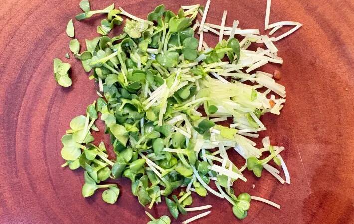 玉子焼きに『4分の1パック』入れてみて！ ピリッと辛味が効いて「高校生息子も大満足」