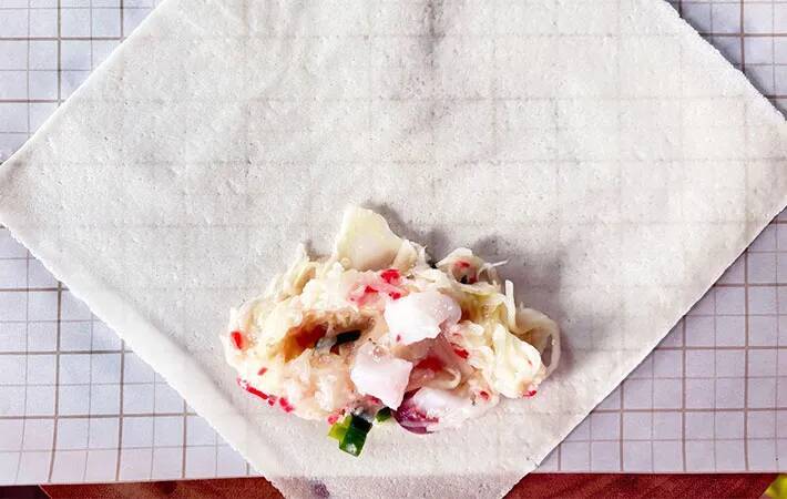 千切りキャベツを湯通しして？　春巻き“たこ焼き風”アレンジ【作り方】