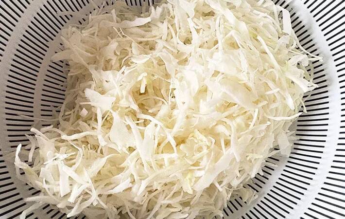 千切りキャベツを湯通しして？　春巻き“たこ焼き風”アレンジ【作り方】
