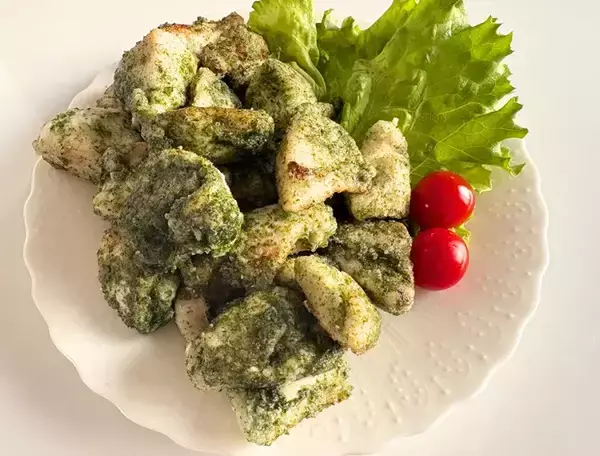 「安い鶏むね肉に『大さじ2杯』プラスして揚げ焼き　食べた家族が「から揚げより好きかも！」」の画像