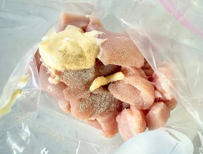 安い鶏むね肉に『大さじ2杯』プラスして揚げ焼き　食べた家族が「から揚げより好きかも！」