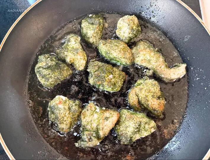 安い鶏むね肉に『大さじ2杯』プラスして揚げ焼き　食べた家族が「から揚げより好きかも！」