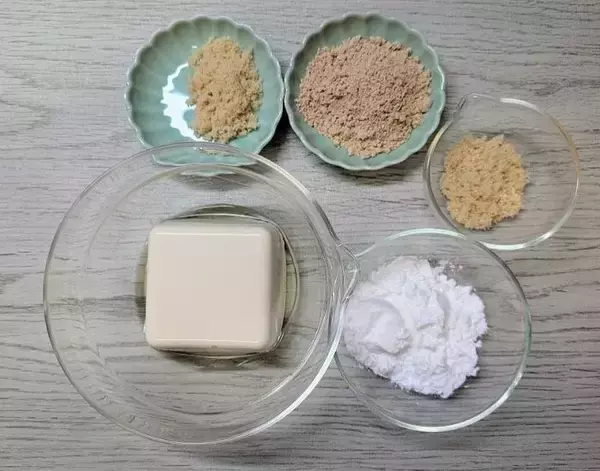 「豆腐に『大さじ3杯の片栗粉』　レンチンで完成したおやつが最高にうまい！」の画像