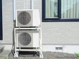 「空き巣犯は、なぜ室外機を見ている？　すぐできる夏の防犯対策がこちら」の画像1