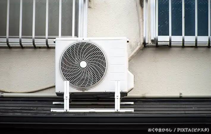 空き巣犯は、なぜ室外機を見ている？　すぐできる夏の防犯対策がこちら