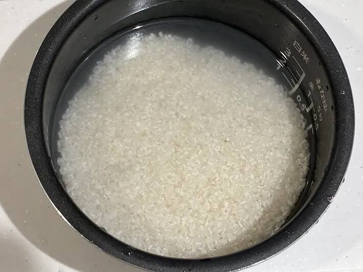 ごま油1杯を入れて炊いたら？　簡単な工夫で、ご飯の仕上がりが劇的に変わる！