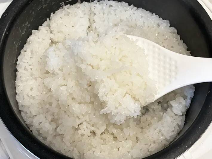 ごま油1杯を入れて炊いたら？　簡単な工夫で、ご飯の仕上がりが劇的に変わる！
