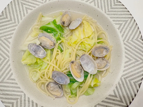 【GW中に助かる簡単レシピ】スープまで飲み干せる！　15分で完成『春キャベツのスープパスタ』