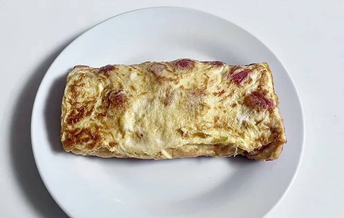 玉子焼きに『5個』入れてみて！　ほどよい酸味が出て「夫に好評」「断面もあざやか」