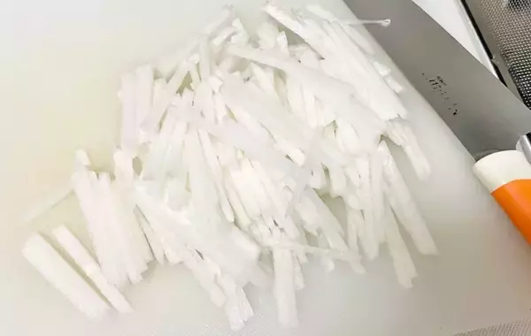 「ゴボウは使わない！新感覚の『きんぴら』に「ご飯のお供にぴったり」【作り置きレシピ】」の画像