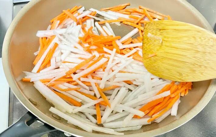 ゴボウは使わない！新感覚の『きんぴら』に「ご飯のお供にぴったり」【作り置きレシピ】