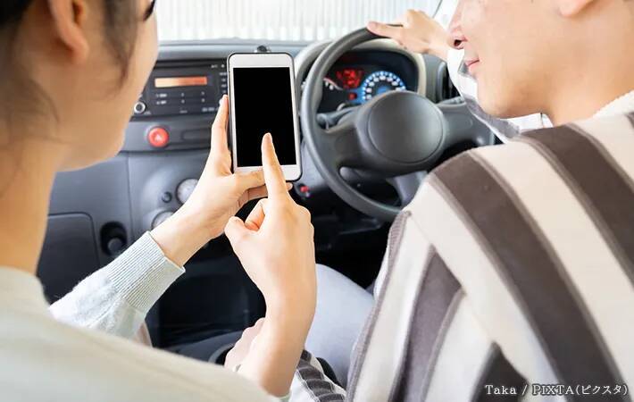 スマホのカーナビ、どこに設置してる？　『一発アウト』の条件とは…