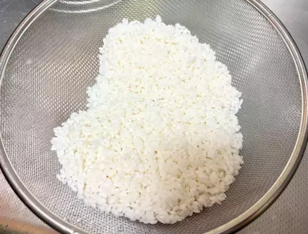 「「息子が大絶賛」「おかわり止まらん」　新ジャガイモを炊飯器に入れて…？」の画像