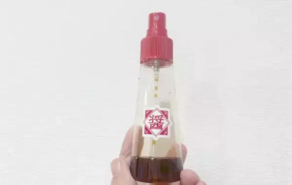 「醤油だけじゃもったいない！　ダイソーの『醤油スプレー』に入れたのは…」の画像