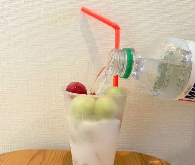 『三ツ矢サイダー』はそのまま飲みません　氷の代わりに入れたのは？