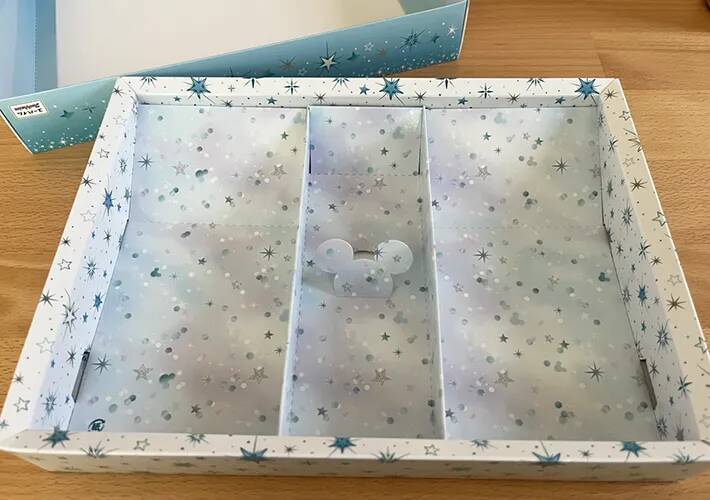 ディズニーの空き箱、中の「仕切り」はそのままに！　玄関やトイレで役立つ便利な活用術