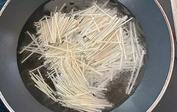 「うちの子が「止まらない！」　そうめんの予想外アレンジレシピ」の画像