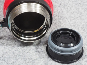 水を凍らせただけで？　ダイソー氷棒の快適さに「驚いた」「すぐ買う」【100均グッズ4選】